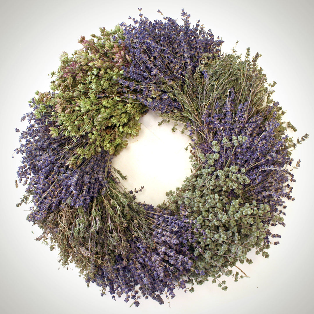 Classic Wreath Subscription - Creekside Farms Timeless, fresh and dried wreaths for each season 16"/16"/20"/20"