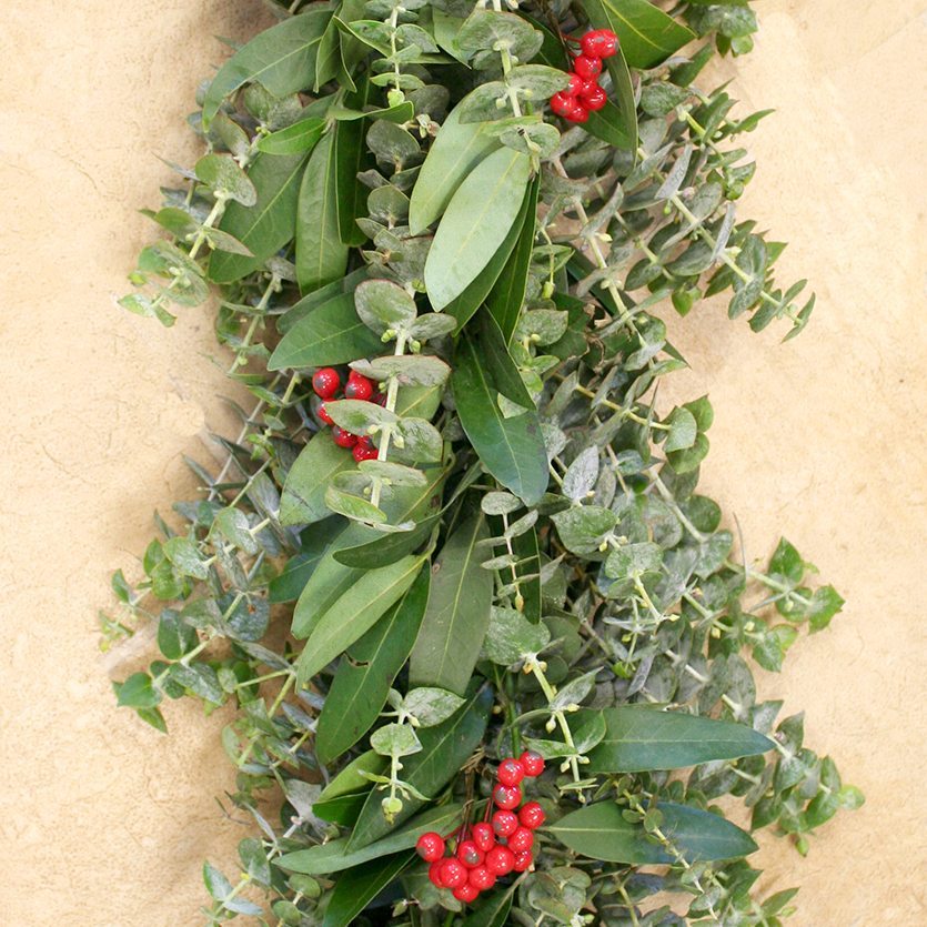  Red Berry Garland -7.8ft Christmas Holly Berry Garland