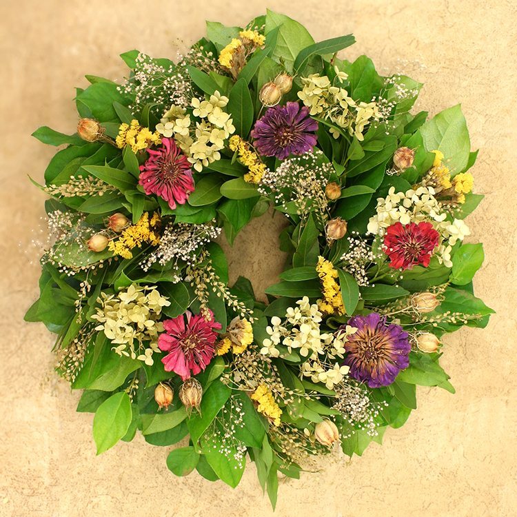 Zinnia Wreath - Creekside Farms A beautiful combination of fresh salal, dried flowers including zinnias and hydrangea wreath 18"